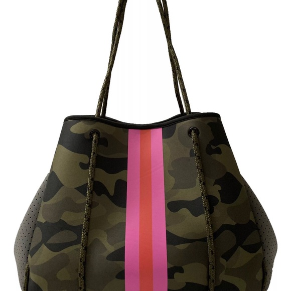 Camo Neoprene Tote - Picture 5 of 7